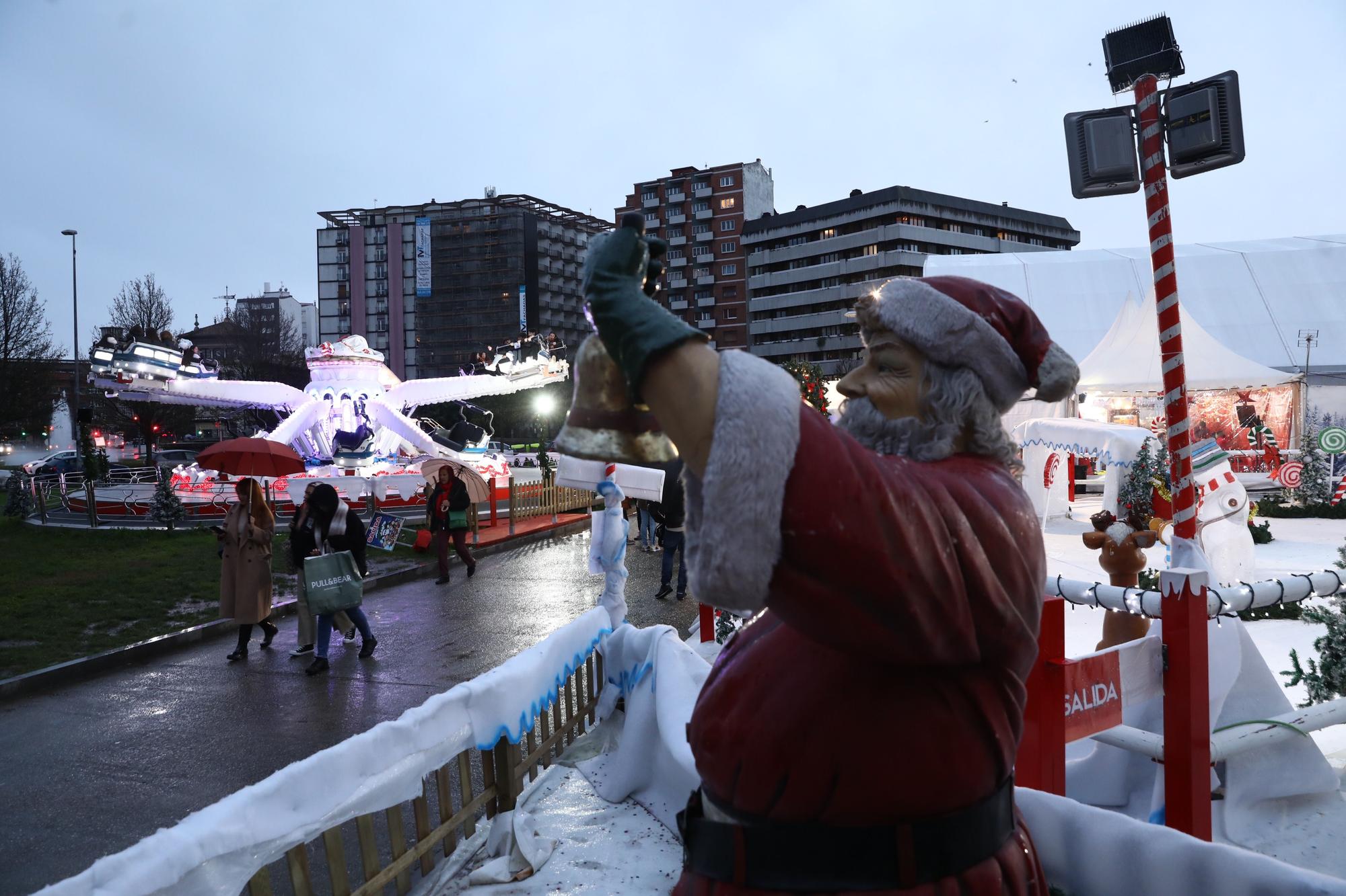 En imágenes: La pista de hielo de Gijón se despide con exhibición