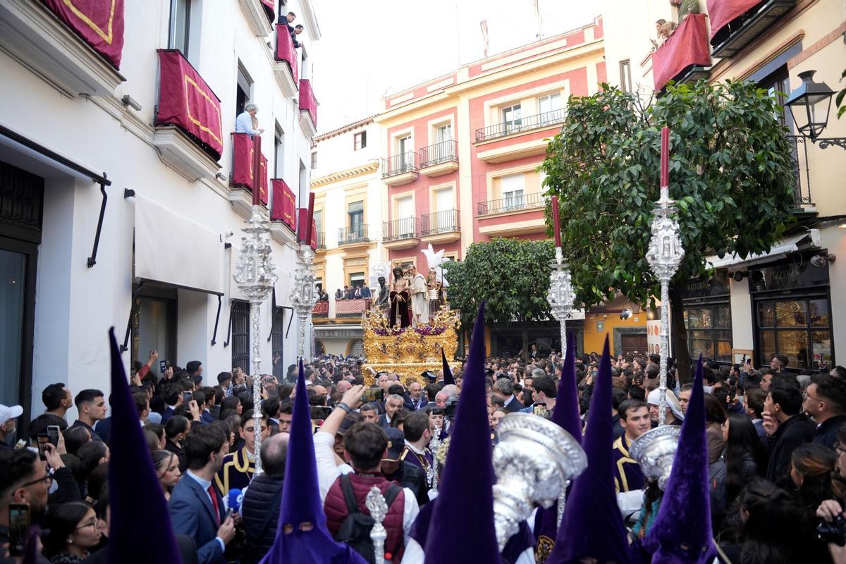 Imagen de la Hermandad de San Benito en Semana Santa. En las calles por donde pasen cofradías hay Ley Seca y no se venderá alcohol