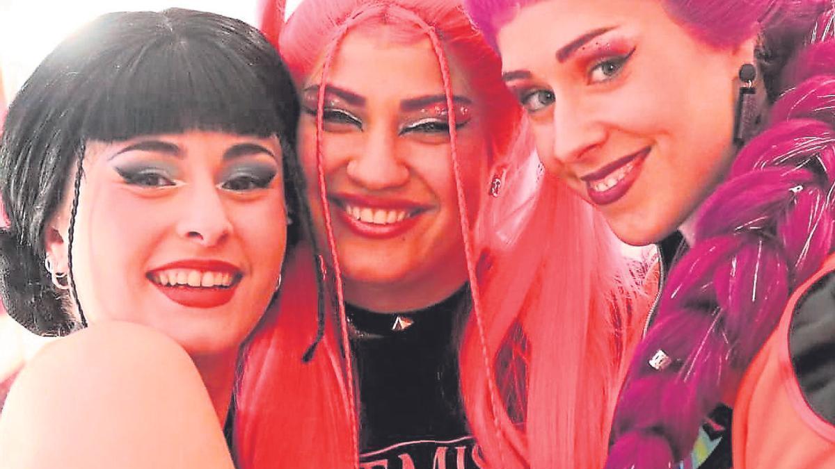 Cristina Mas, como Rumi (d), junto a sus compañeras en ‘Guerreras K-Pop. The Golden Experience’.
