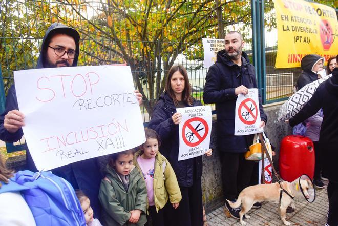 Padres del colegio Ría do Burgo reclaman más especialistas