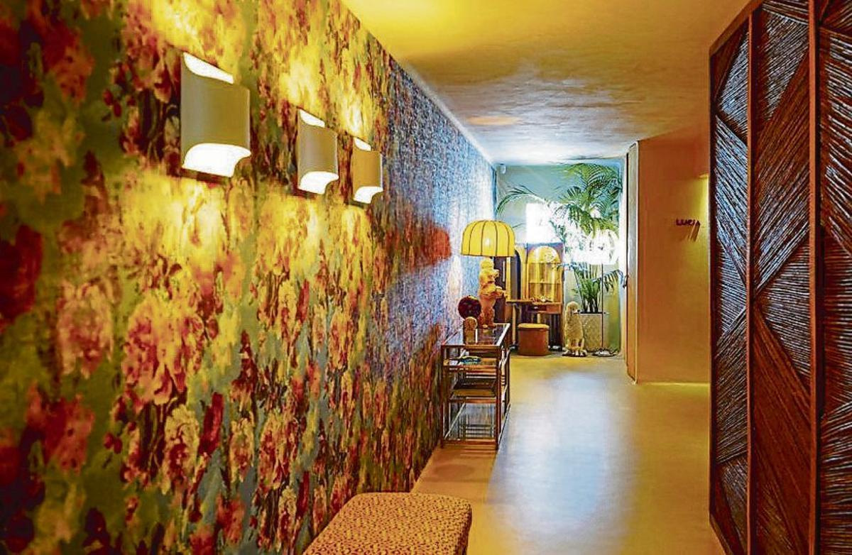 The interior of the hotel.
