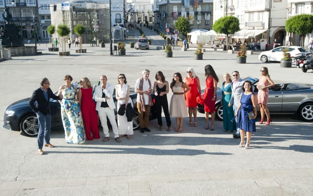 El paseo por la alfombra roja pone el broche a la Semana Internacional de Cine de Betanzos, dedicada en esta ocasión a la productora y realizadora Zaza Ceballos.