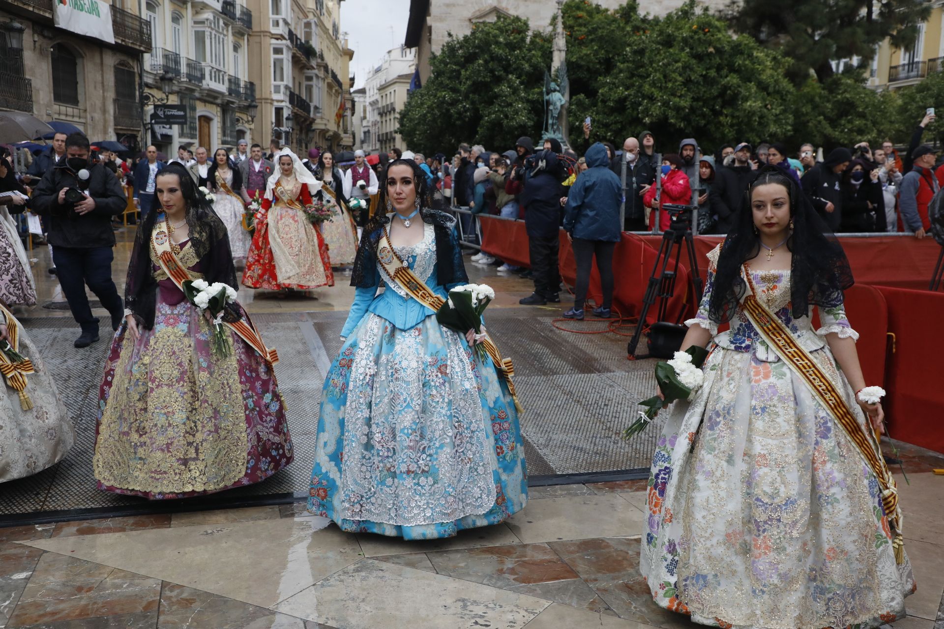 Búscate en el primer día de Ofrenda por la calle Quart (entre las 15.30 y las 17.00 horas)