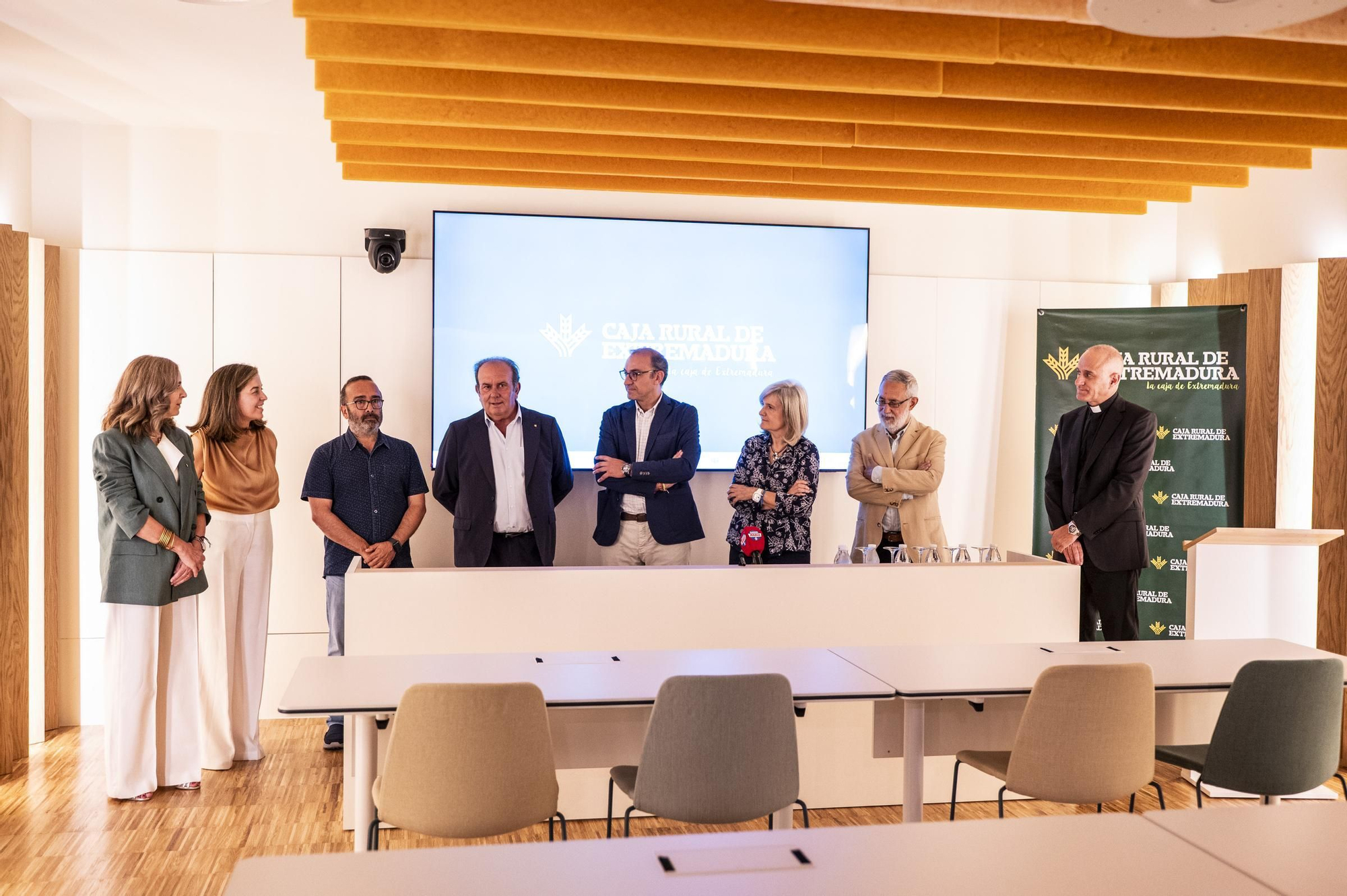 Las imágenes de la inauguración de la nueva sede de Caja Rural en Cáceres