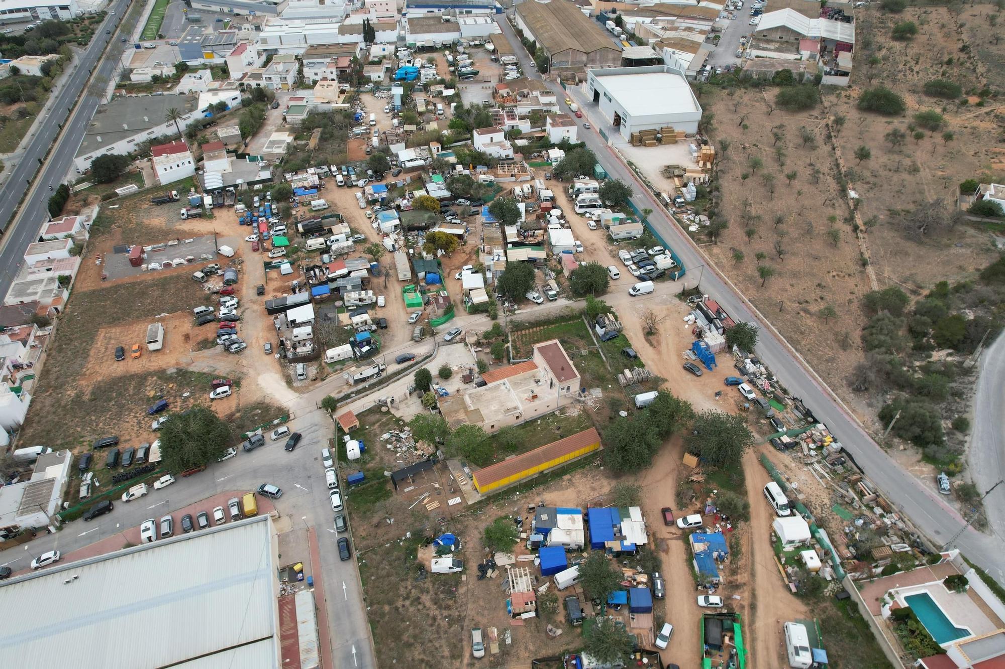 Los asentamientos de caravanas en Ibiza a vista de dron