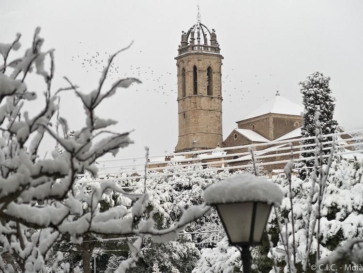 La neu deixa postals blanques al Moianès