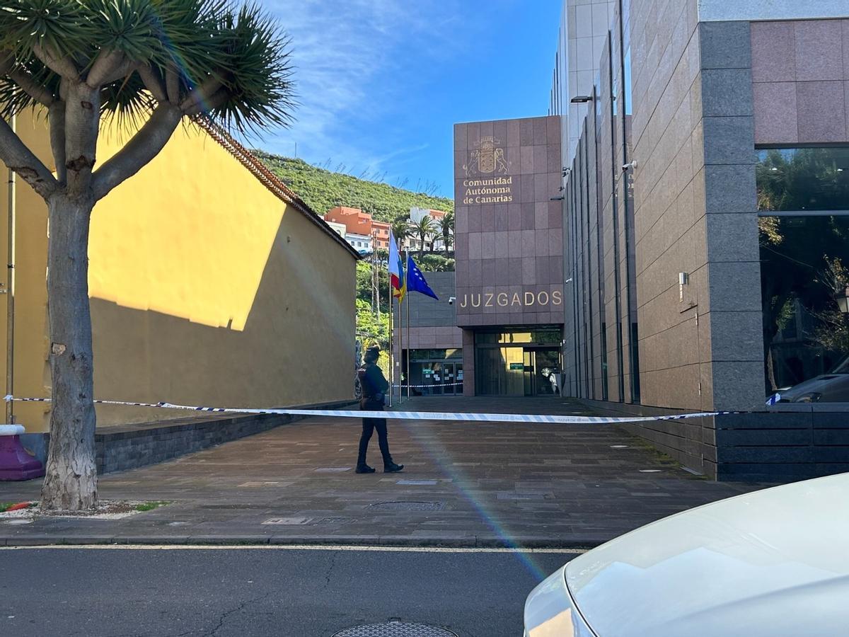Desalojan el Palacio de Justicia de La Laguna por un aviso de bomba