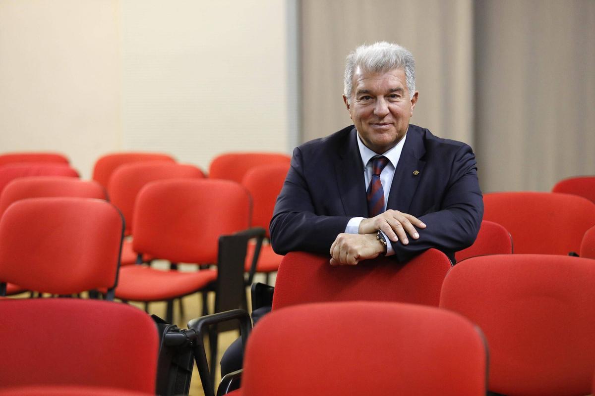 Girona. Casa Cultura. Acte electoral Joan Laporta (president del Barça FCB). Candidatura Defensem el Barça.