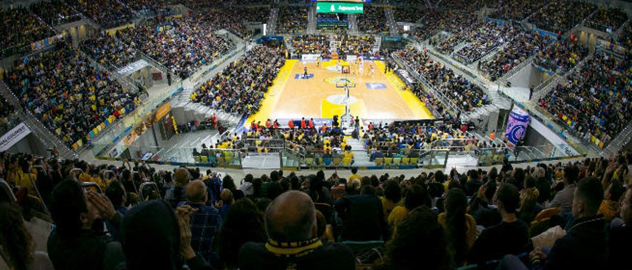 Imagen panorámica del Gran Canaria Arena durante un partido del Herbalife.