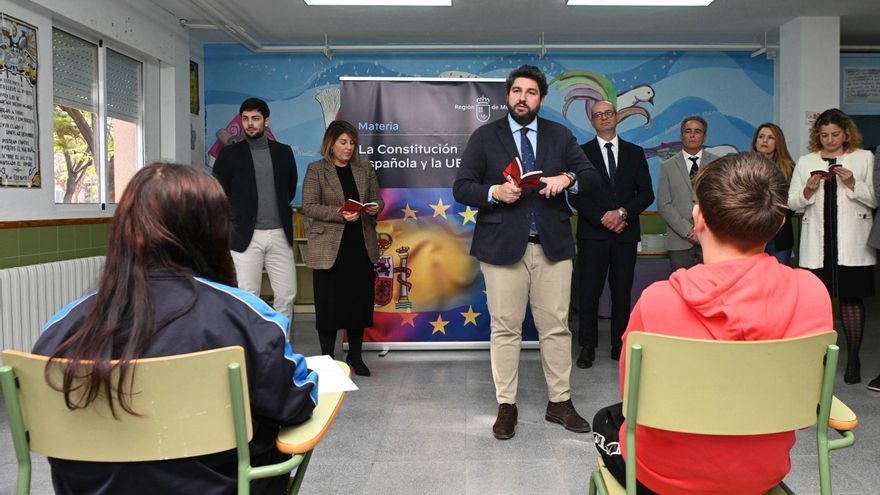 400 alumnos de la Región eligen cursar la asignatura sobre la Constitución en su primer año en vigor