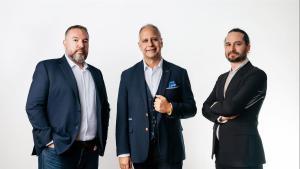 Los cofundadores de Multiverse Computing, Román Orús, Enrique Lizaso y Sam Mugel