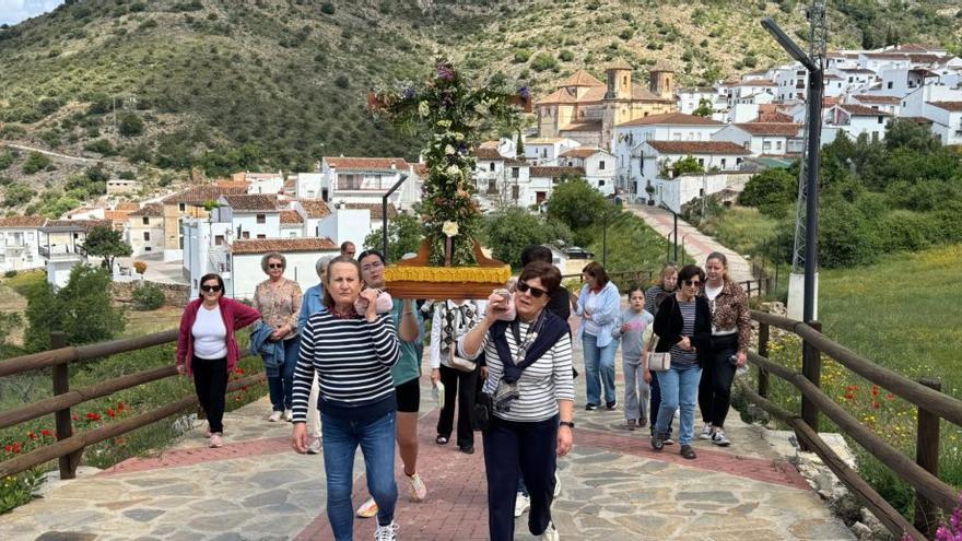 La fiesta del Día de la Cruz vuelve a Alpandeire: llevaba veinte años sin celebrarse