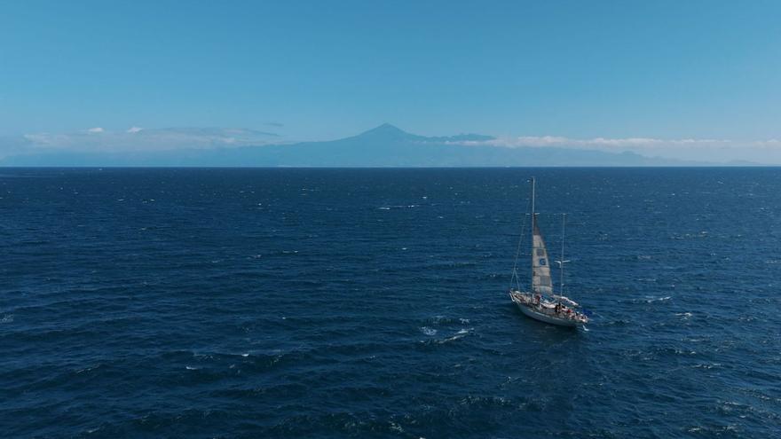 “La Peregrina” inicia su aventura por el Atlántico desde La Gomera