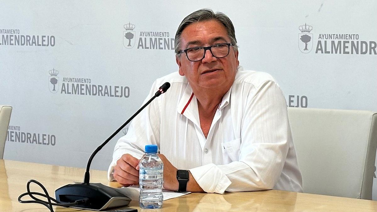 El alcalde José María Ramírez compareció en sala de prensa.