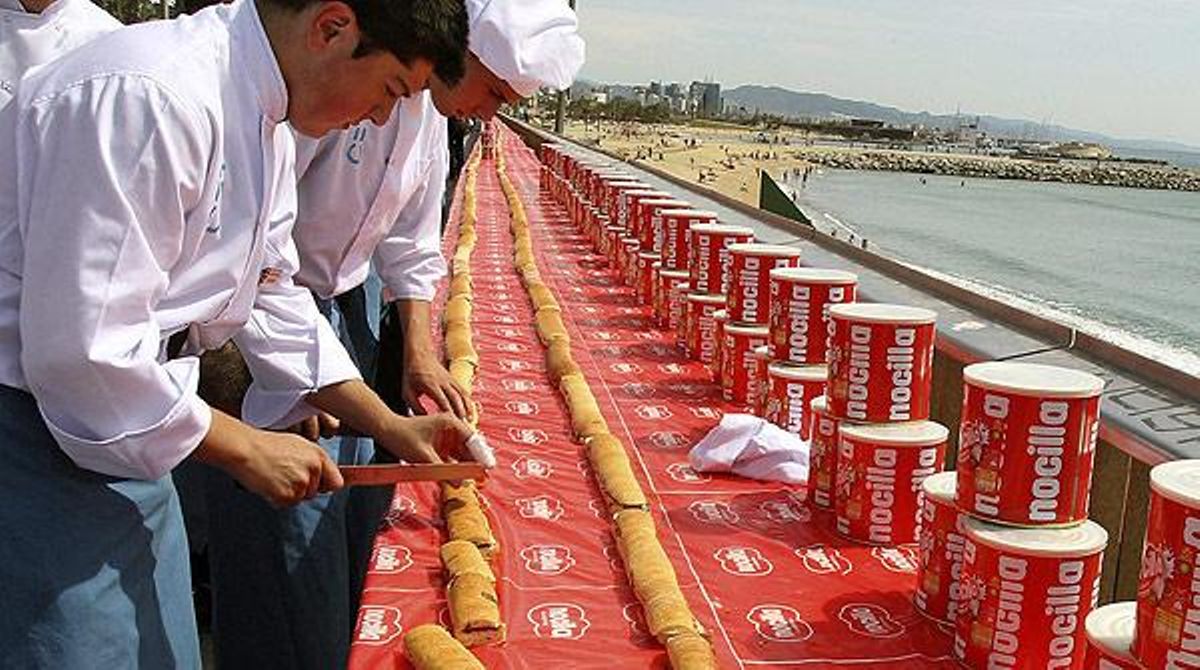 Barcelona acull el rècord de l’entrepà de Nocilla més gran del món