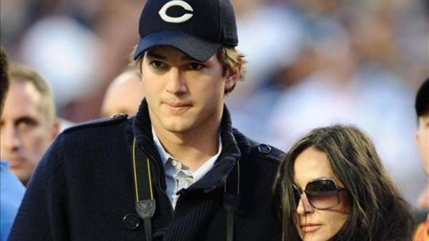 Demi Moore y Ashton Kutcher formalizan su divorcio