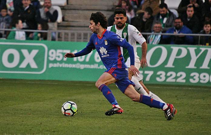 Hervías dispara ante Koné y Susaeta. | LOF