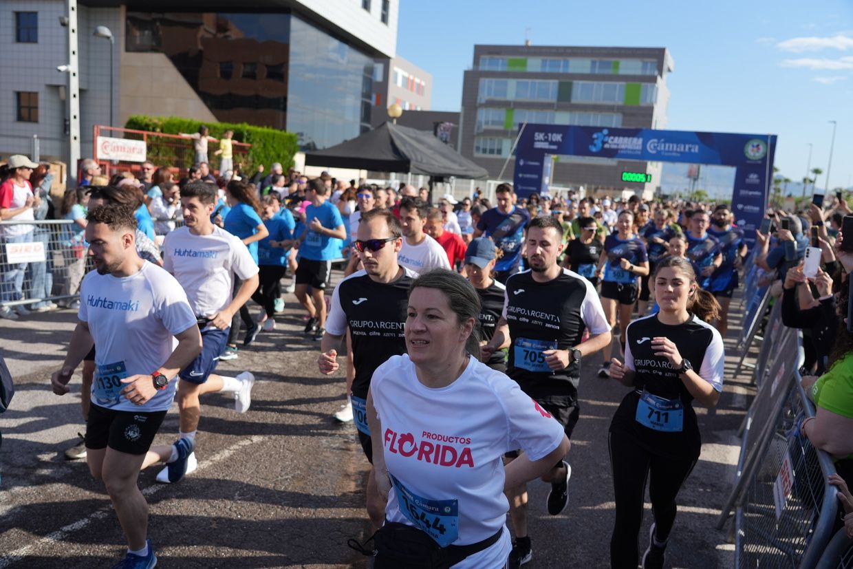 Búscate en las fotos de la Carrera de las Empresas en Castellón
