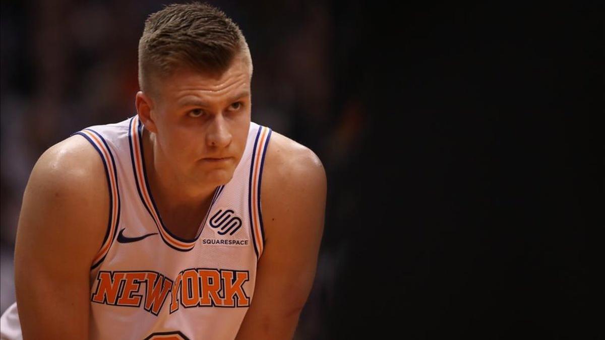 Kristaps Porzingis está en la etapa de recuperación de una lesión