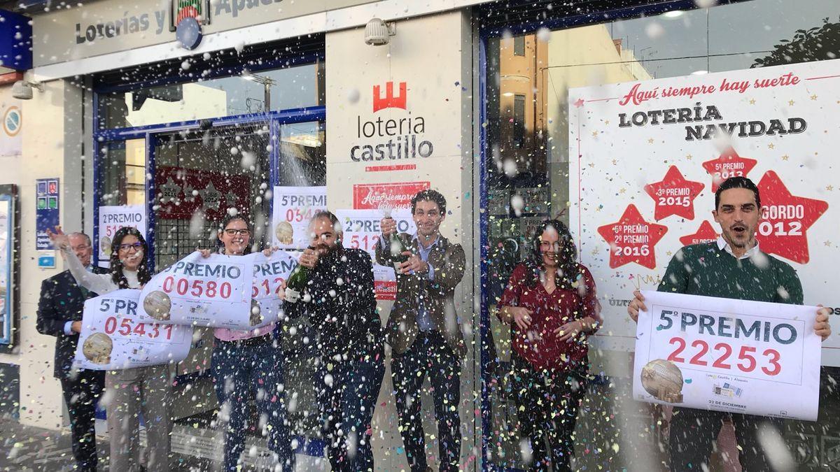 Celebración en la administración de Lotería Castillo