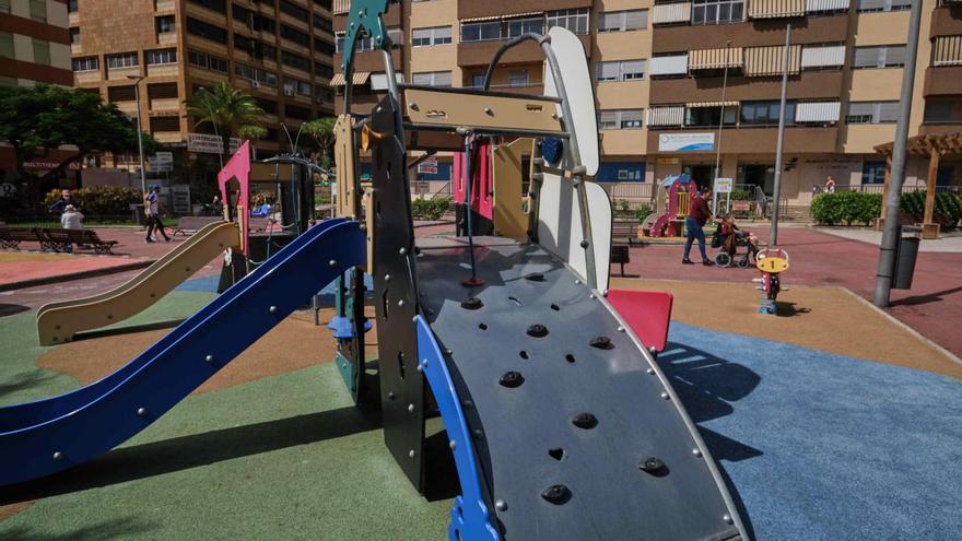 Un avión, un barco y una tirolina para  el nuevo parque infantil de Tomé Cano, en Santa Cruz