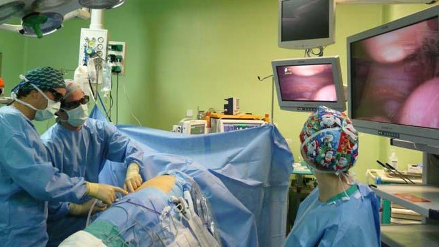 Urología del Hospital de Alicante incorpora la tecnología 3D en cirugía laparoscópica