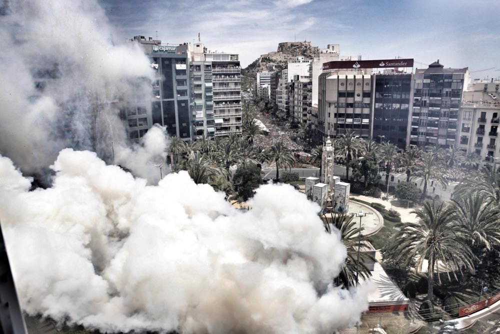 Hogueras 2019: Apoteosis en Luceros con la mascletà de Reyes Martí.