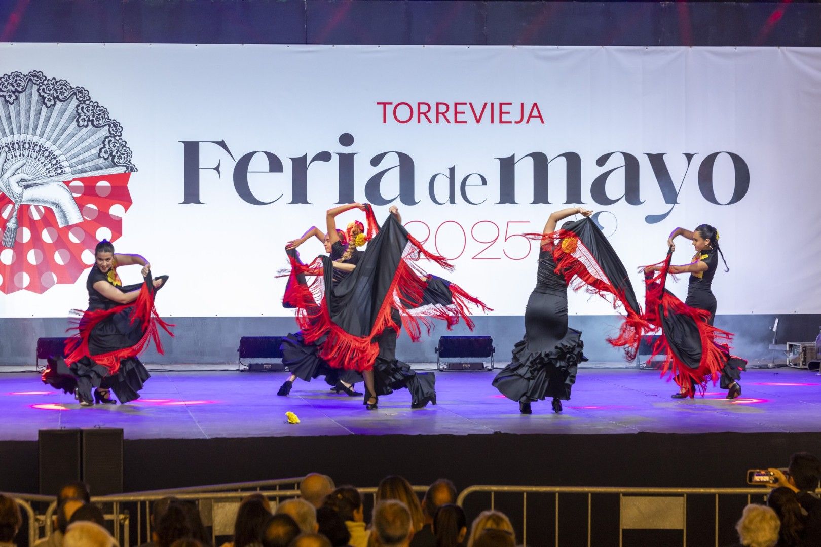 Por sevillanas en la Feria de Mayo de Torrevieja 2025