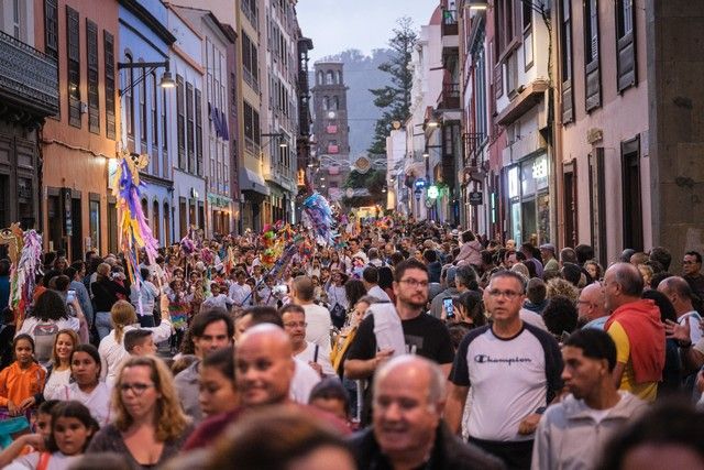 Desfile de la pandorga y los caballitos de fuego, en La Laguna