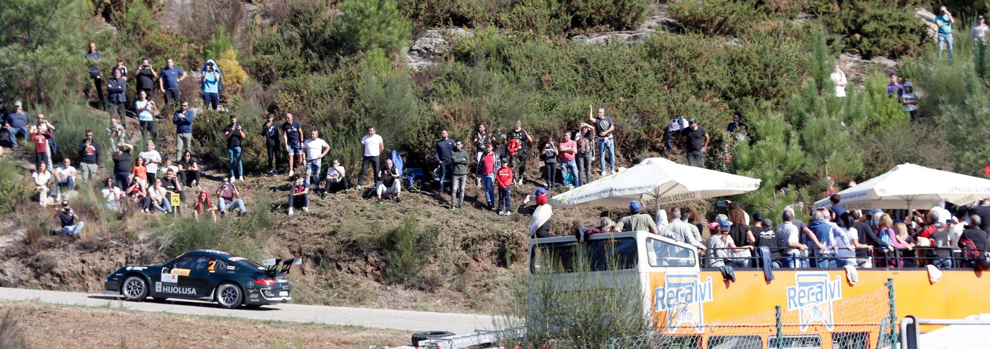 Víctor Senra arrasa en el Rallye Rías Baixas