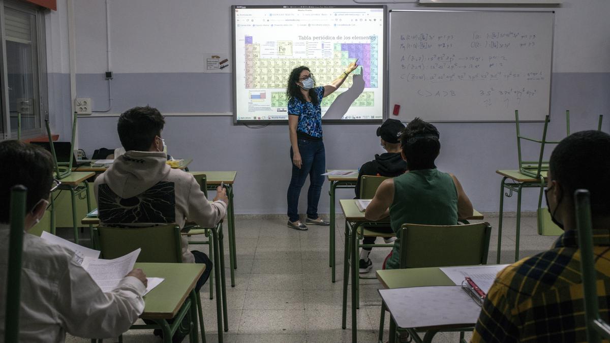 Una clase de Química. // BRAIS LORENZO