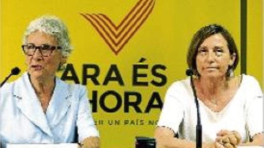 La presidenta d&#039;Òmnium, Muriel Casals, i la de l&#039;ANC, Carme Forcadell