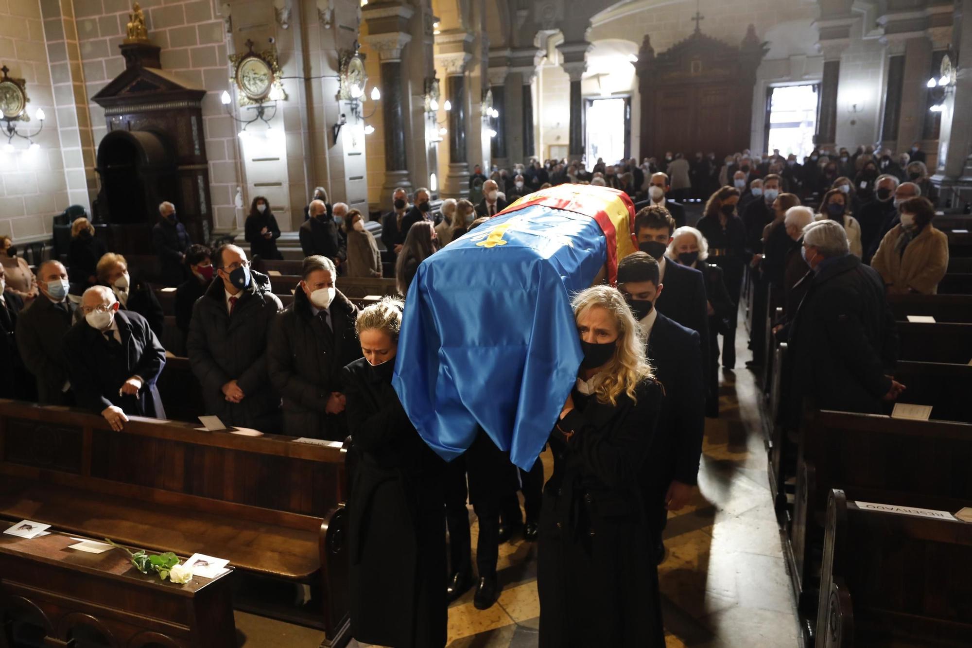 Oviedo despide al banquero Ignacio Herrero Álvarez en un emotivo funeral