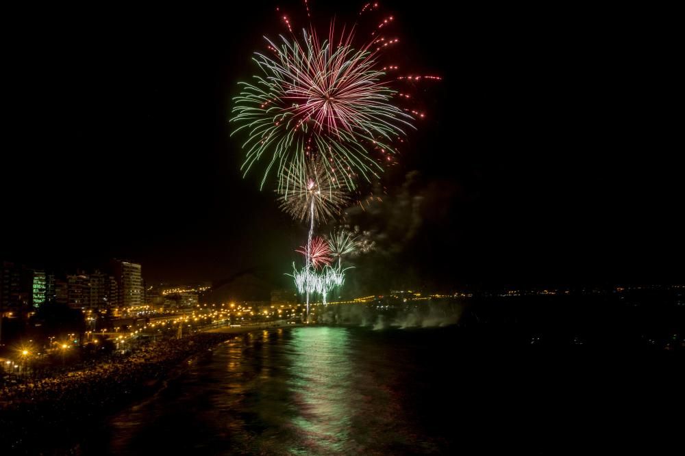 Fuegos cromáticos la primera noche