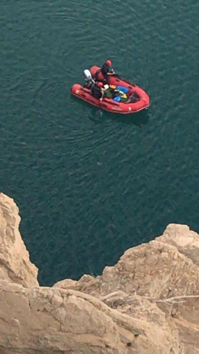 Un coche cae al pantano de Contreras