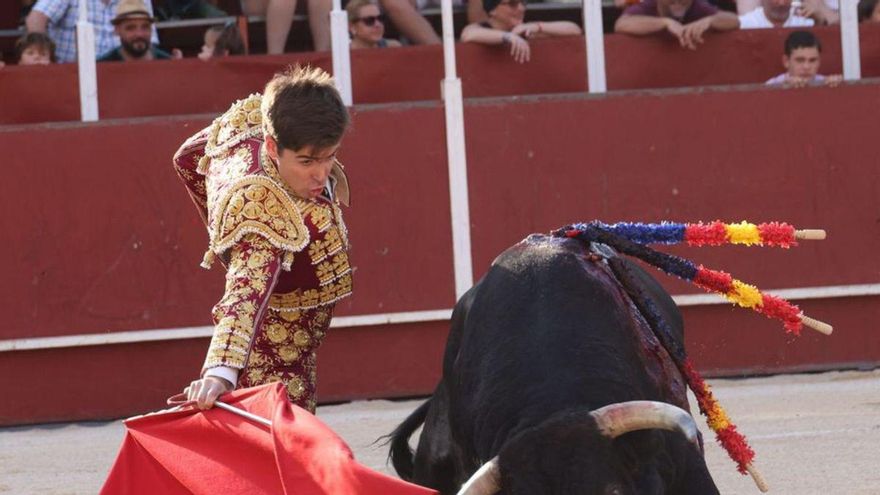 El toreo alegre de Joselito de Córdoba se premia con la Puerta Grande
