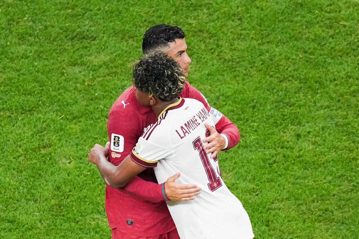 Lamine abraça Cristiano