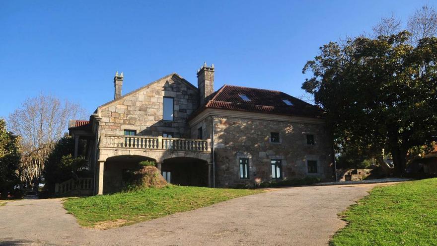 Exteriores del pazo de Vista Real, en Vilanova de Arousa. | Noé Parga