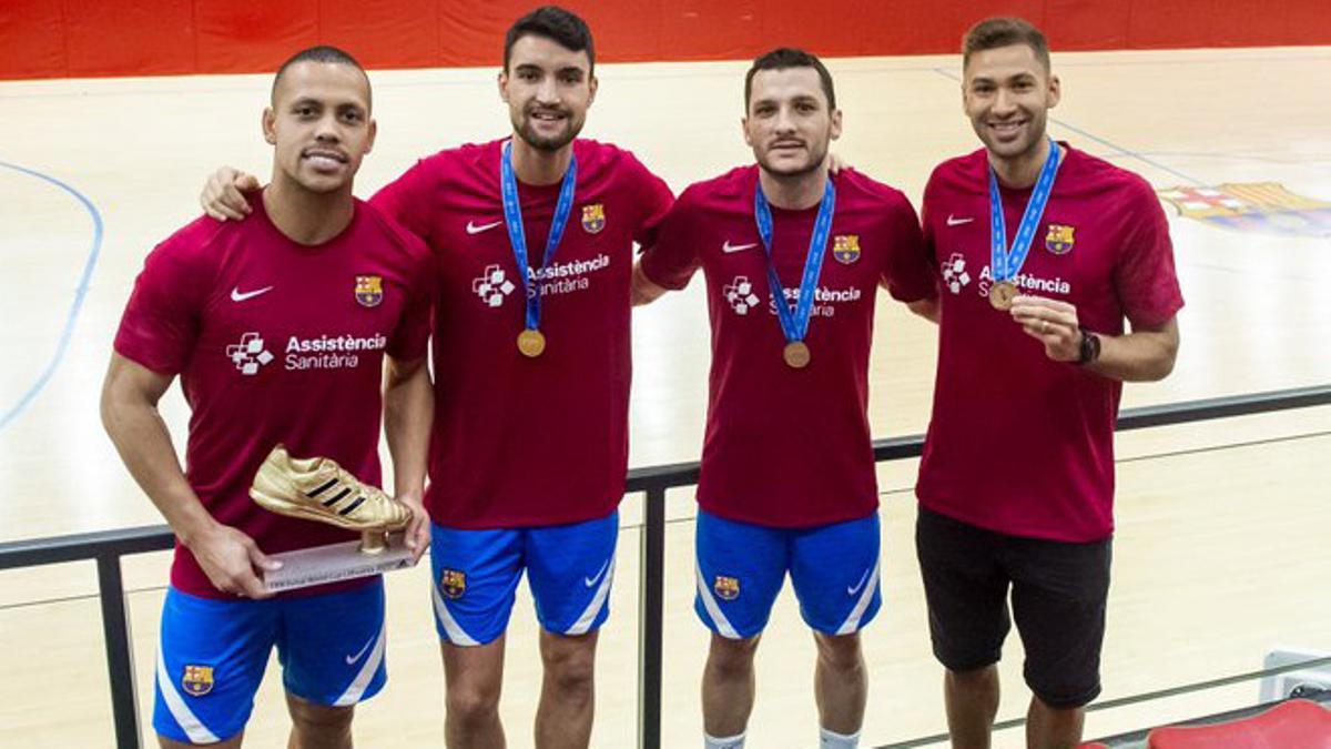 Ferrao, André Coelho, Dyego y Pito, con sus medallas