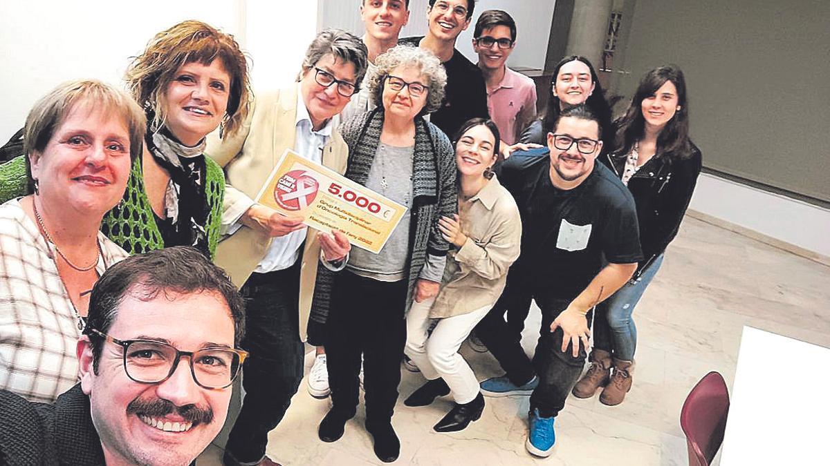 Donan 5.000 euros para un estudio del cáncer de mama.