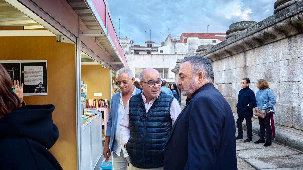 Fotogalería | Sánchez Adalid presenta su novela en Mérida