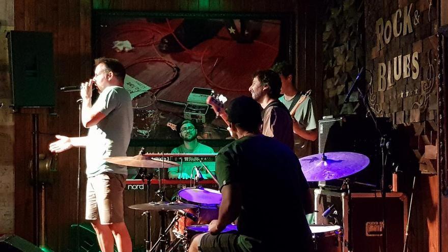 Crítica del concierto de Xtragos &amp; The Feelmakers: Una certera fábrica de sentimientos