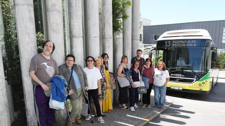 El personal del hospital Meixoeiro de Vigo, en taxi a trabajar