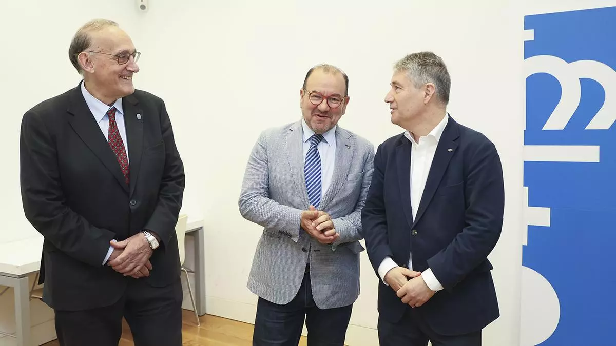 La Uvigo avisa ahora que exigirá Medicina si A Coruña presenta una petición oficial por la carrera