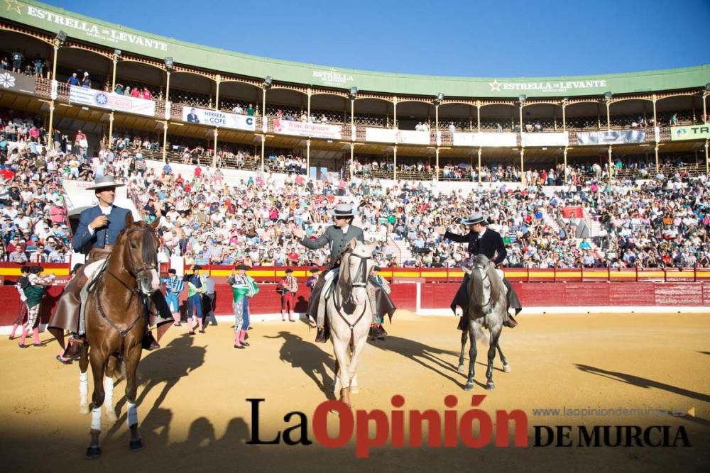 Ambiente en la corrida de rejones de la Feria de M