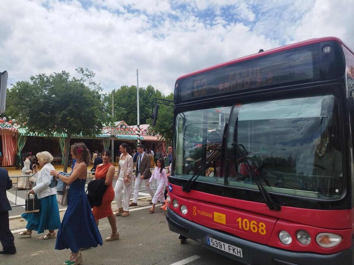 Autobuses de Tussam en la Feria.