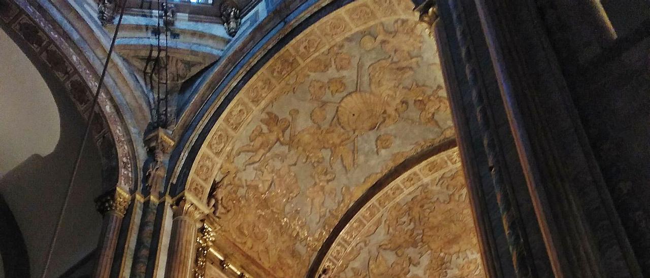 Interior da catedral  de Santiago de Compostela tras os recentes traballlos  de restauración levados a termo.