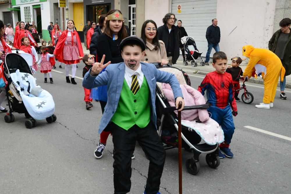 Los participantes en el Enterriño de Bueu.