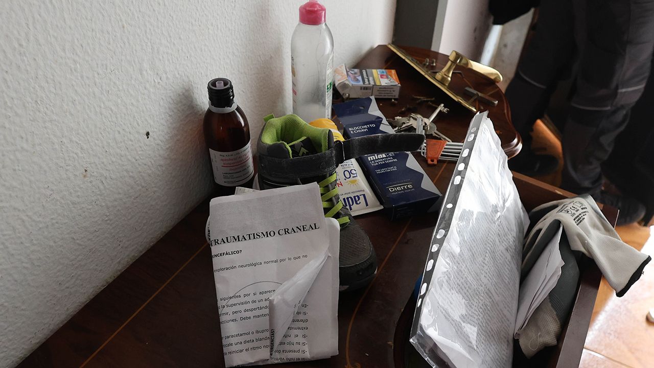 Desalojo de casa okupada en la rua Pardavila de Vigo