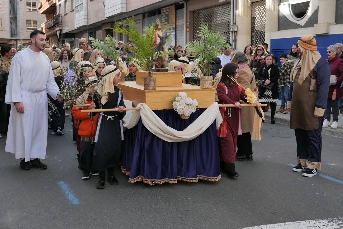 Procesión por las calles de Lalín